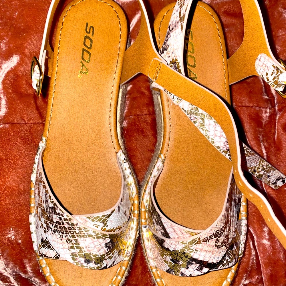 Platform sandals